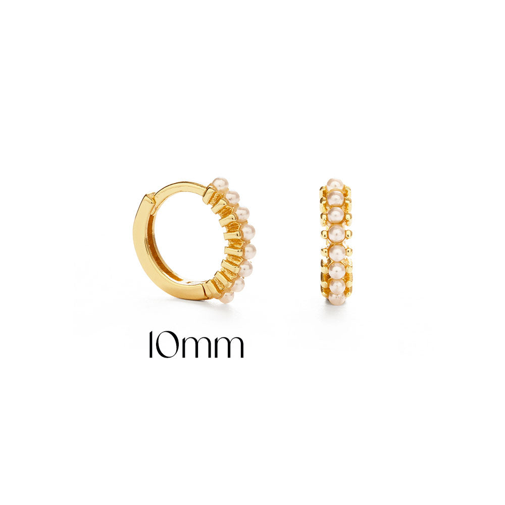 Pearl huggie earrings 10mm