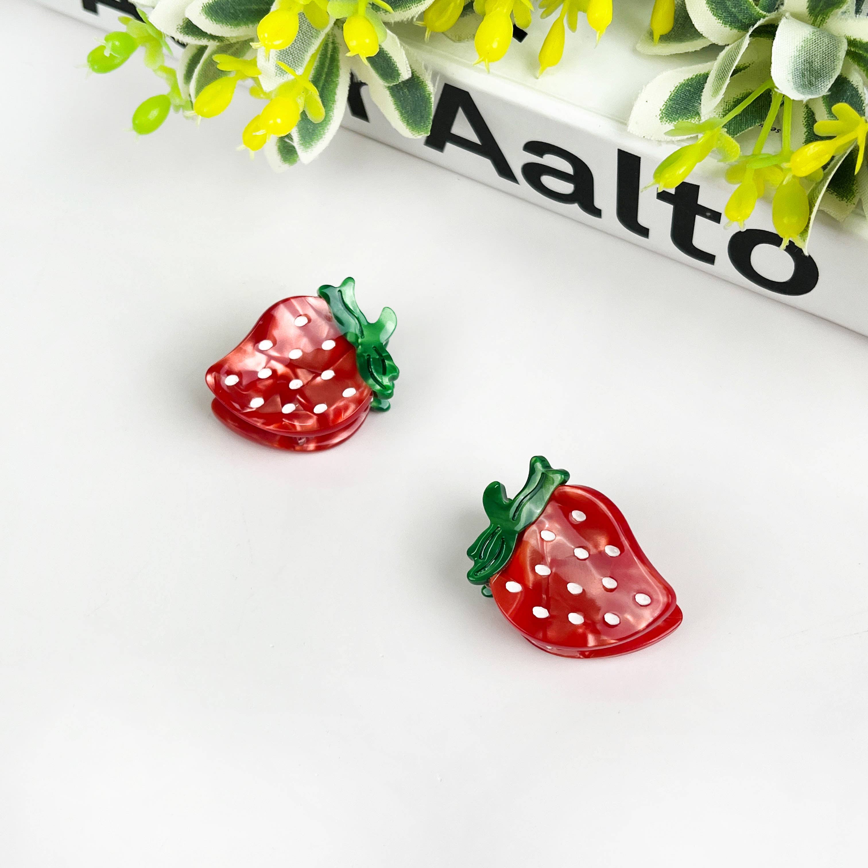 Strawberry Mini Claws