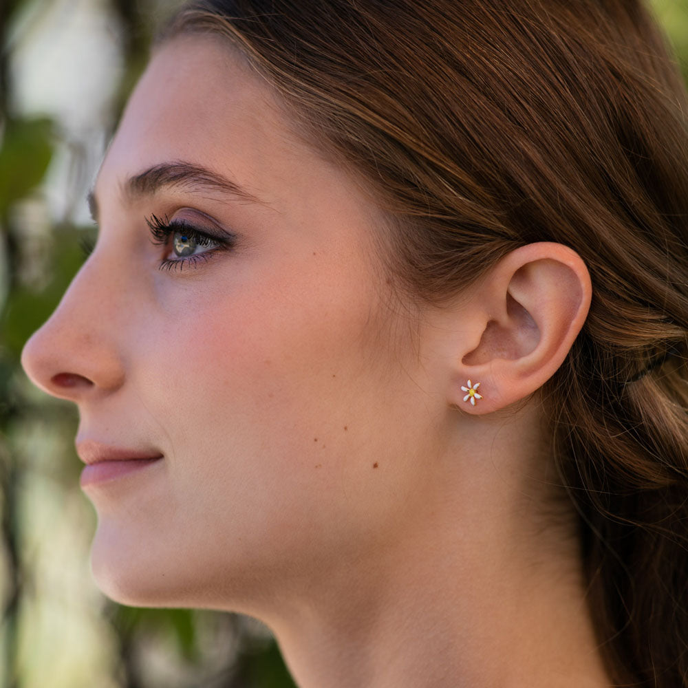 Daisy studs