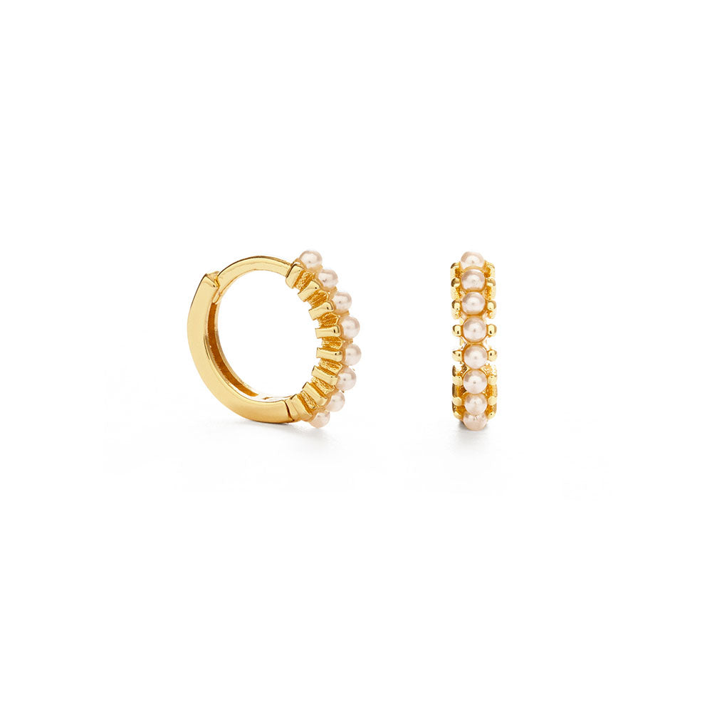 Pearl huggie earrings 10mm