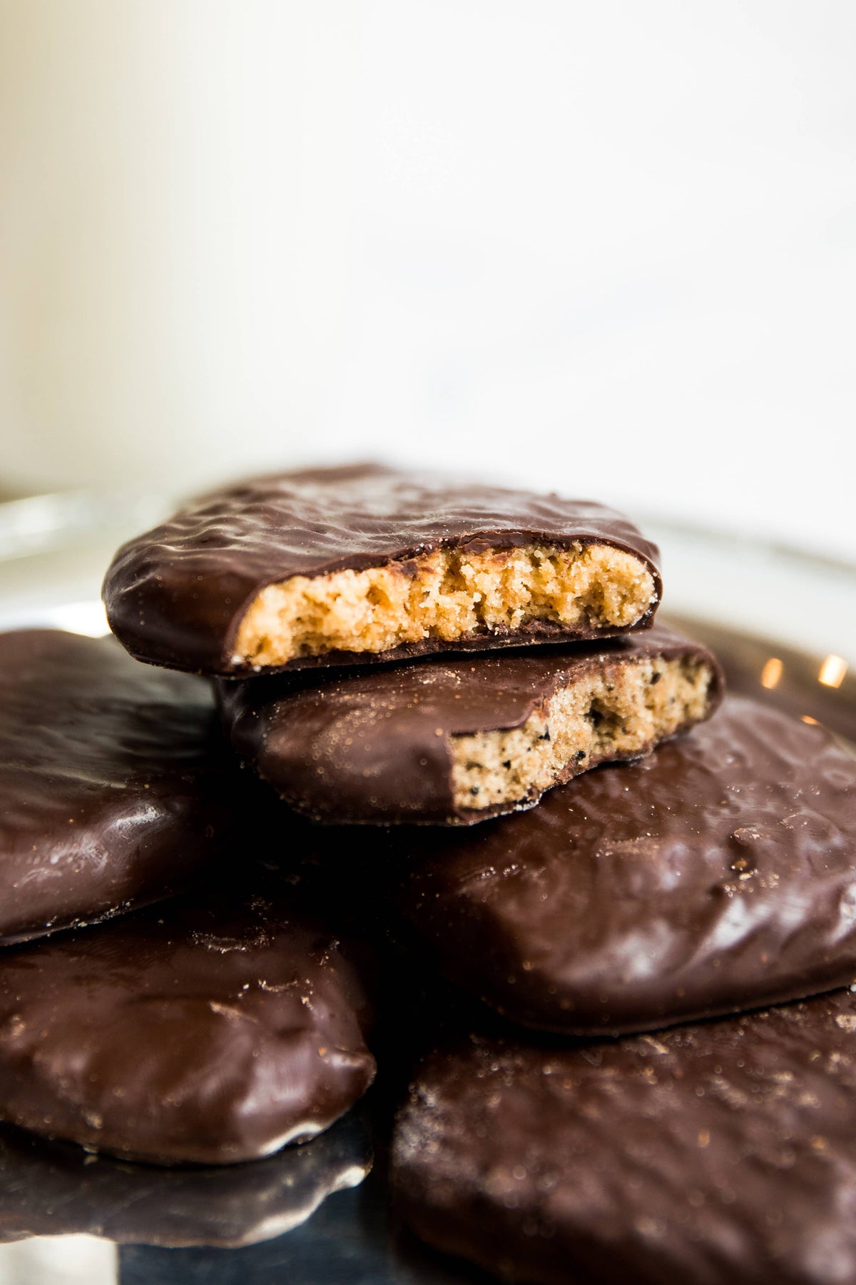 Chocolate Cookie Caramelized Graham Crackers